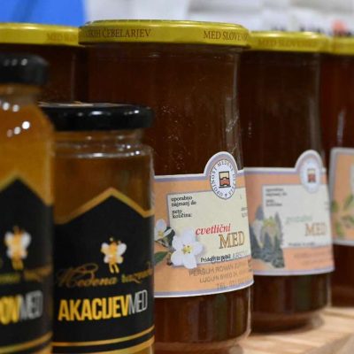 Vrtnarstvo Mrak Kamnica - Maribor - med cvetlicni akacijev kotanjev gozdni 2